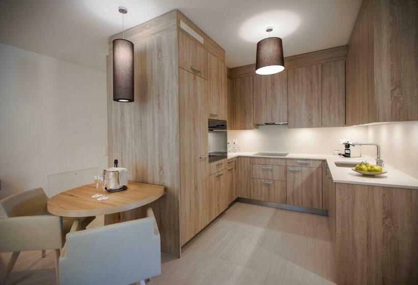 Апартаменты 1 Спальня Нижний Этаж, Delta Resort Apartments