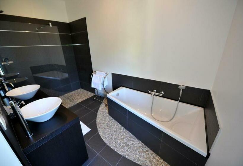 带大床的套房, Logis  Hôtel Spa Restaurant L Epicurial