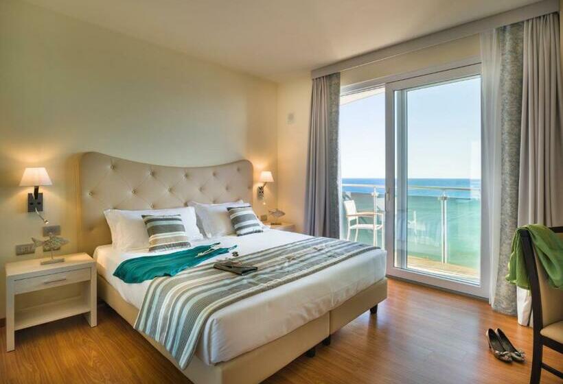Номер Стандарт Вид на Море, Grand Hotel Pietra Ligure