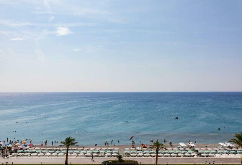 Люкс 2 Спальни, Grand Hotel Pietra Ligure