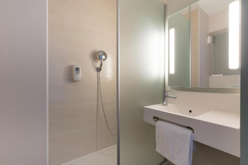 Номер Стандарт Трехместный, B&b Hotel Marseille La Valentine St Menet