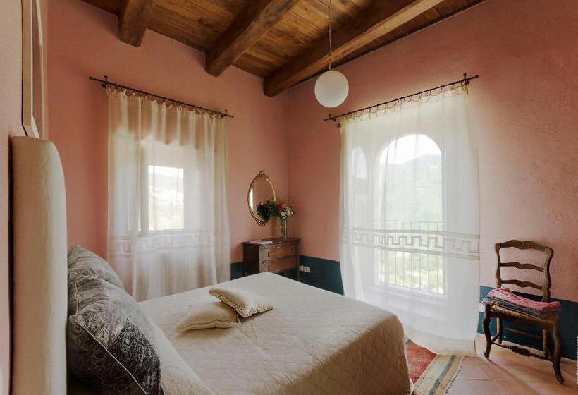 Люкс, Castello Di Postignano Relais