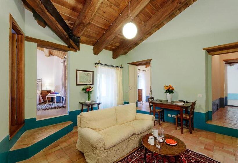 Люкс, Castello Di Postignano Relais