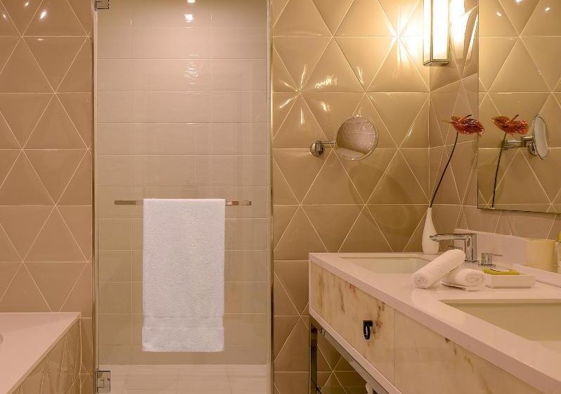 Полулюкс, Chais Monnet & Spa