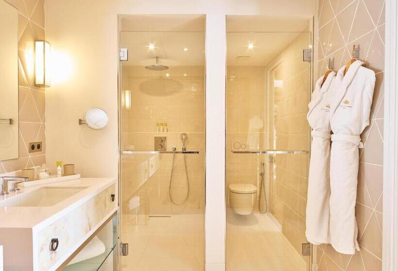 Полулюкс с Балконом, Chais Monnet & Spa