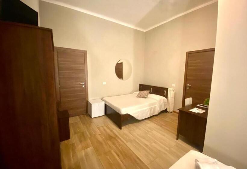 اتاق استاندارد چهار تخته, Golden Milano