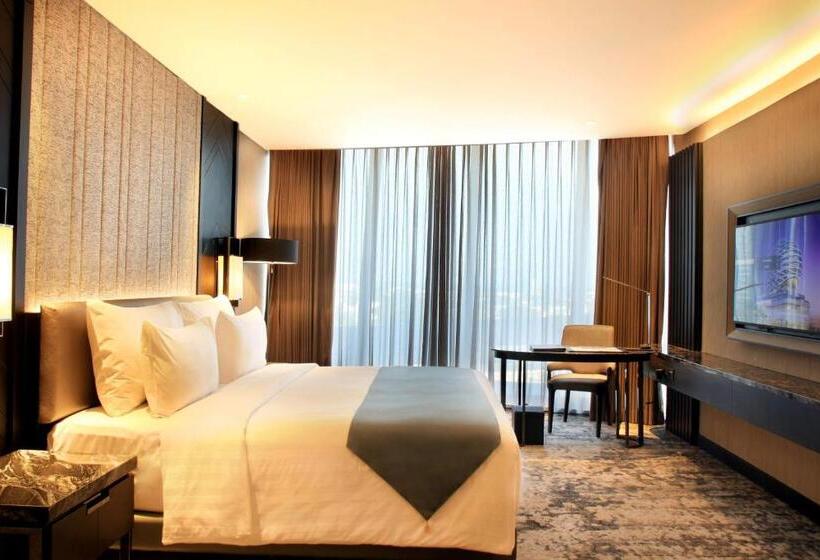 Номер Клуб, Jhl Solitaire Gading Serpong