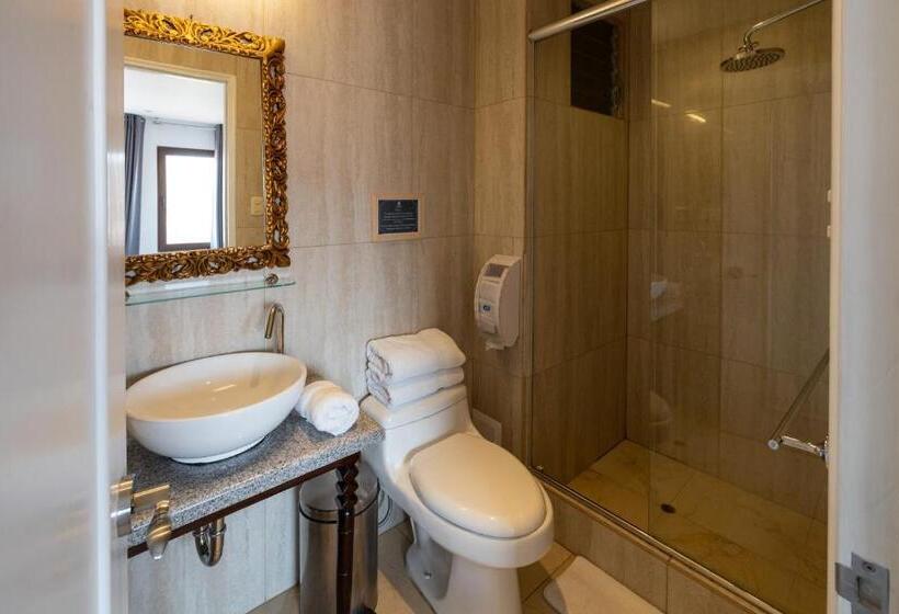 Quarto Superior, Tariq Boutique