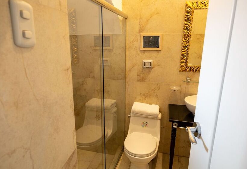 Quarto Estandar, Tariq Boutique