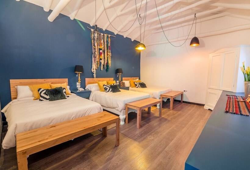 Quarto Triplo Estandar, Tariq Boutique
