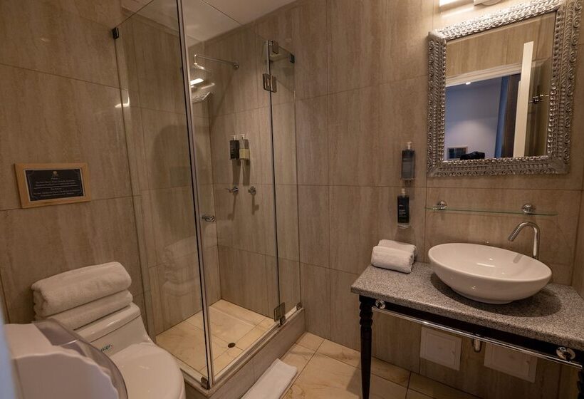Quarto Superior, Tariq Boutique