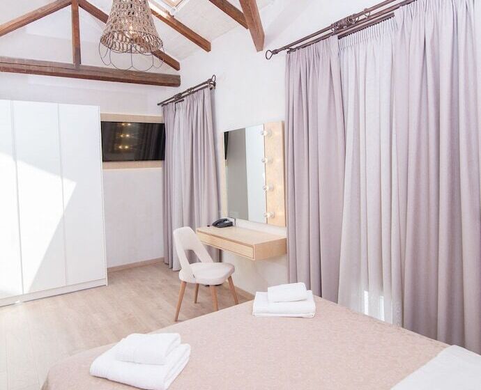 Номер Стандарт, Panellinion Luxury Rooms