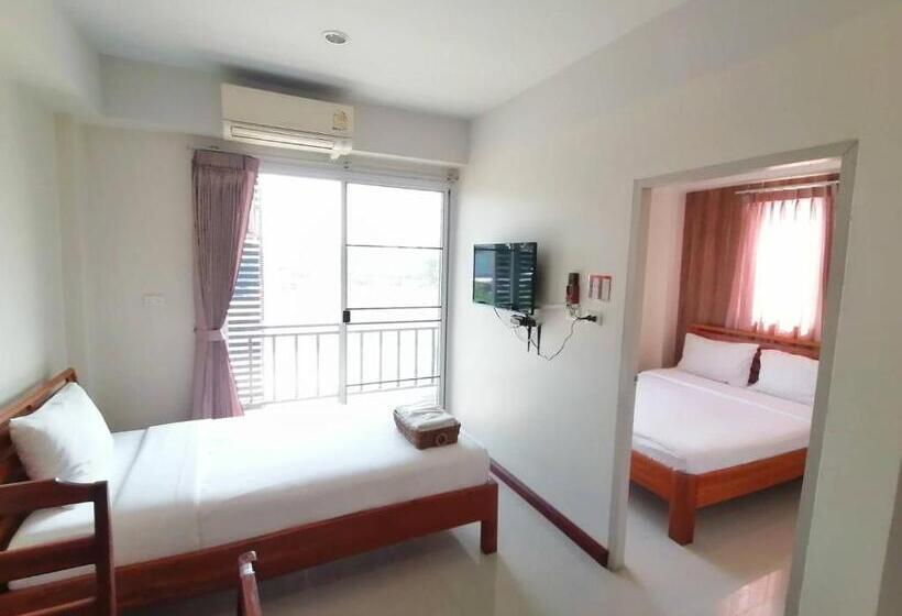 标准工作室带阳台, Grand Lopburi