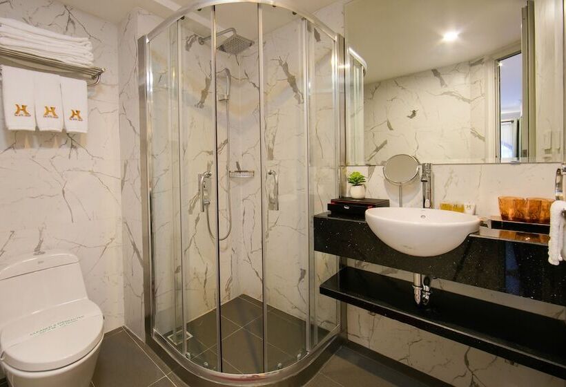 اتاق لوکس با بالکن, Hanoi Allure