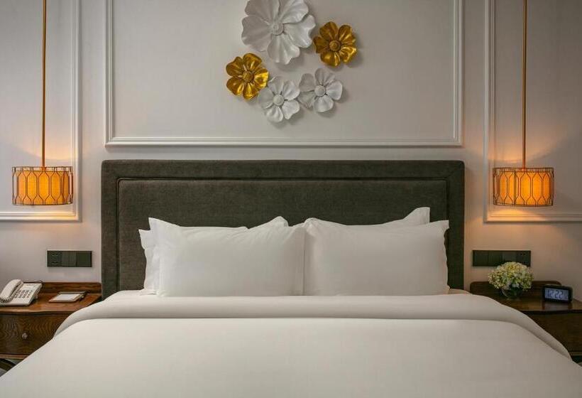 اتاق لوکس با بالکن, Hanoi Allure