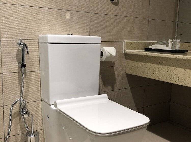 اتاق لوکس, Monty Suites & Golf