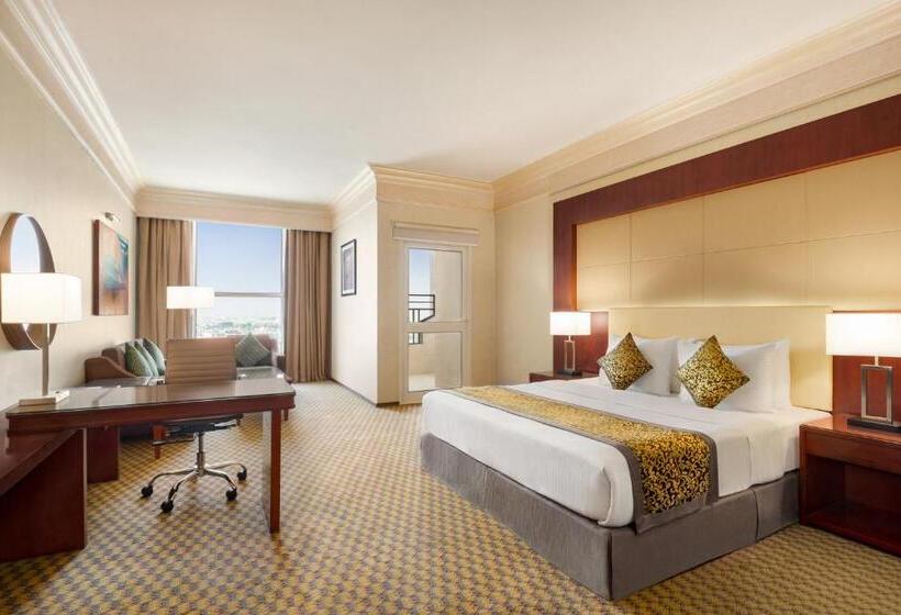 스탠다드 룸 킹사이즈 침대, Wyndham Garden Dammam