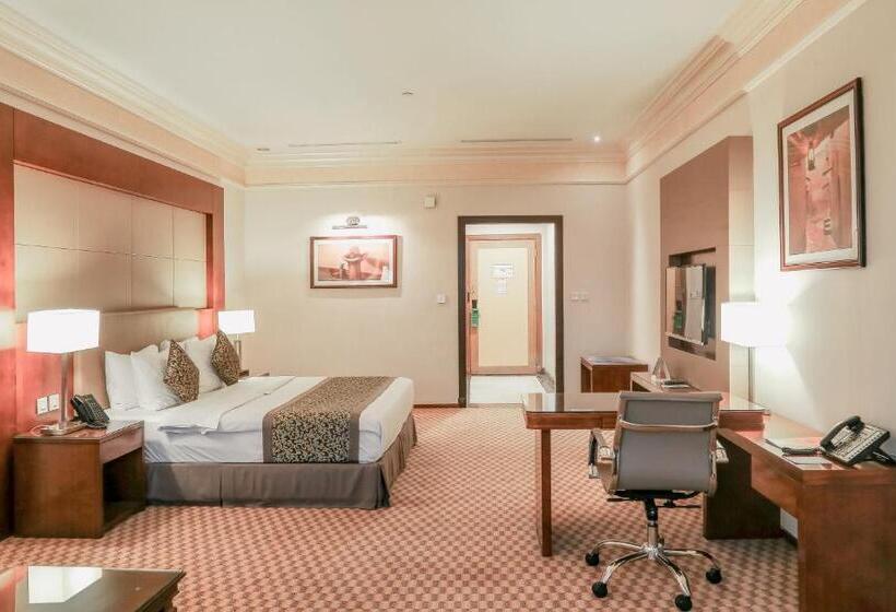 스탠다드 룸 킹사이즈 침대, Wyndham Garden Dammam
