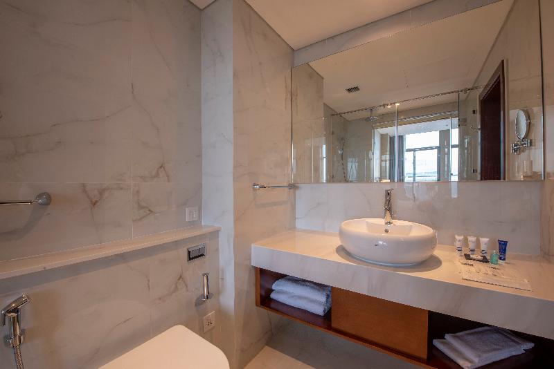 اتاق لوکس با تخت بزرگ, Wyndham Garden Hanoi