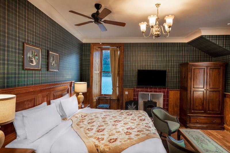 标准间, The Whispering Pine Lodge