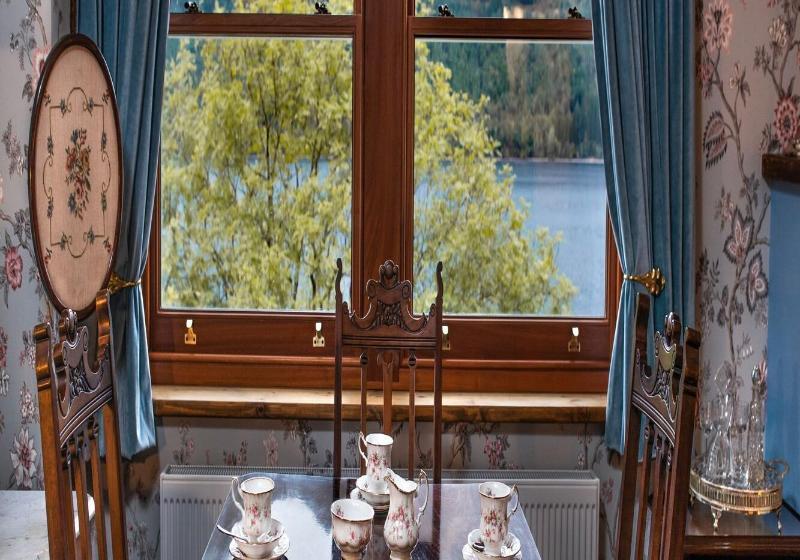 高级套房, The Whispering Pine Lodge