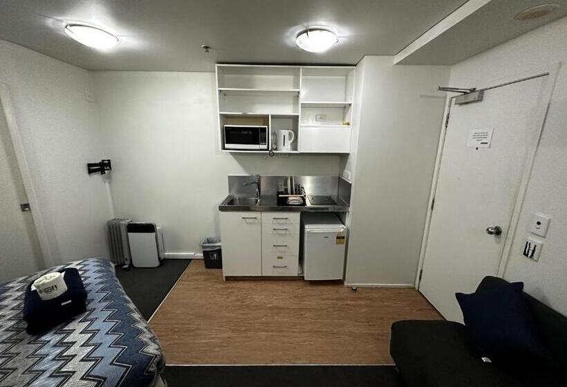 标准工作室, Columbia Apartments