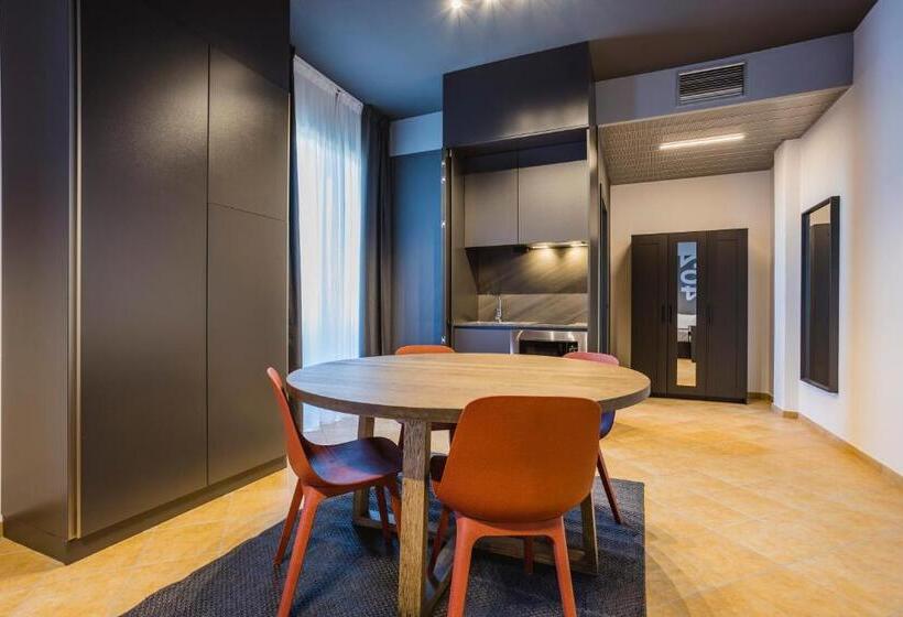 Standaard Studio, Residence 9 Line