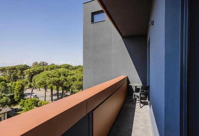 Standaard Studio, Residence 9 Line