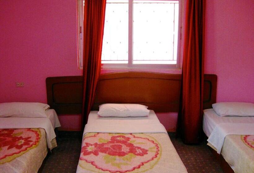 اتاق استاندارد چهار تخته, Valentine Inn