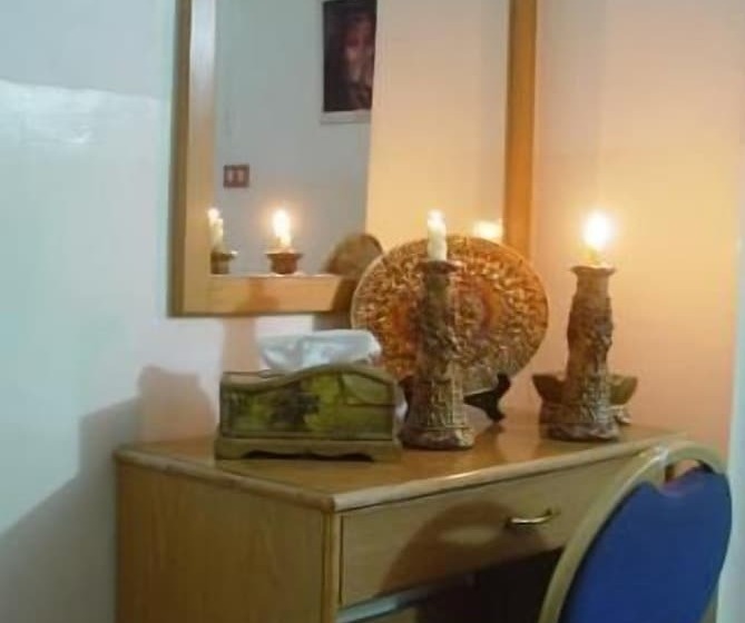 اتاق استاندارد سه نفره, Valentine Inn