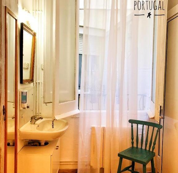 Номер Стандарт, Hostal Portugal