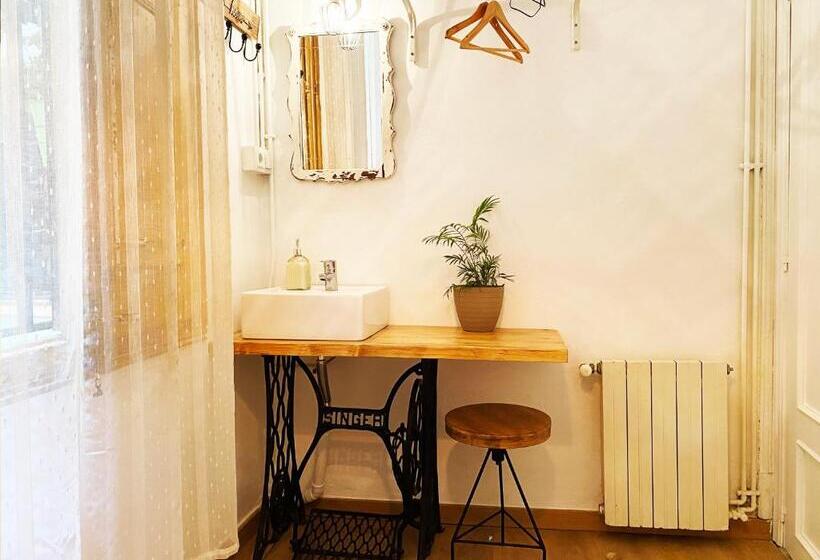 Номер Стандарт Индивидуальный Совместная Ванная, Hostal Portugal