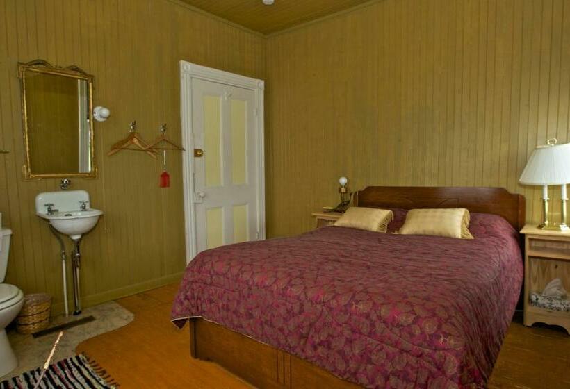 Номер Стандарт, Auberge Du Café Chez Sam