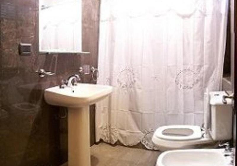 四人标准间, Hosteria Zureechea