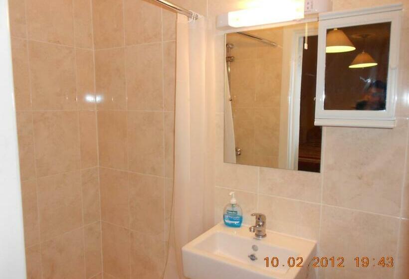 家庭间, Acorn Lodge Guest House