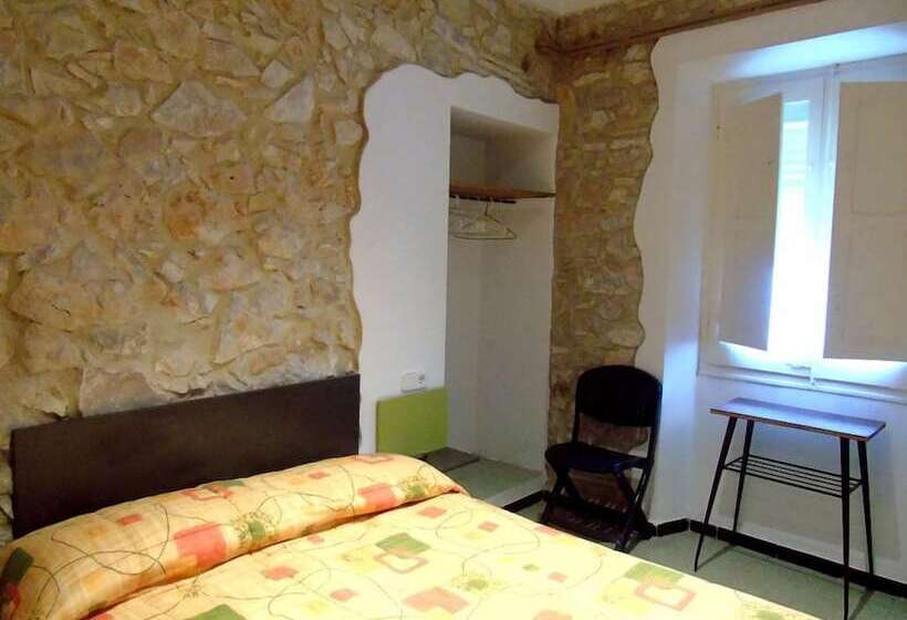 标准单人间, Pensió I Apartament Torrent