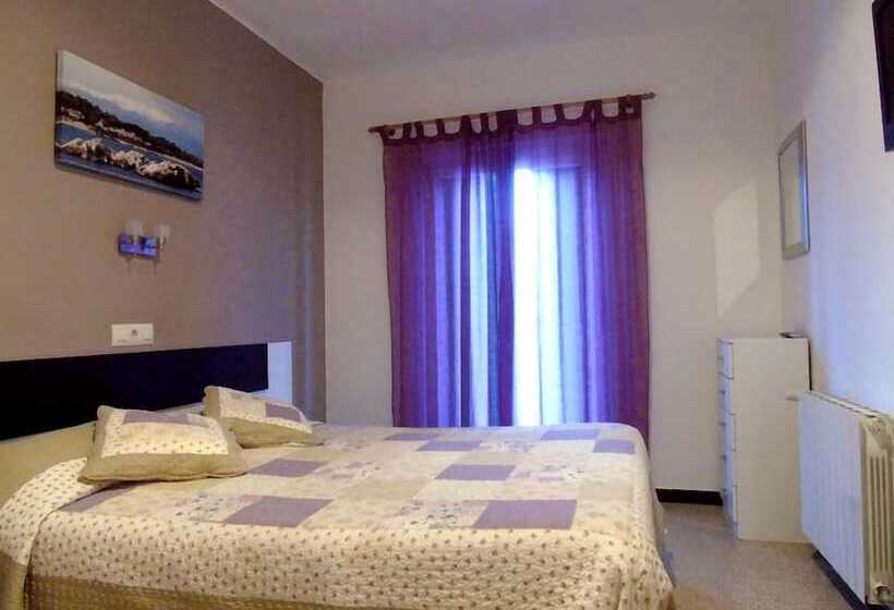 标准间带阳台, Pensió I Apartament Torrent
