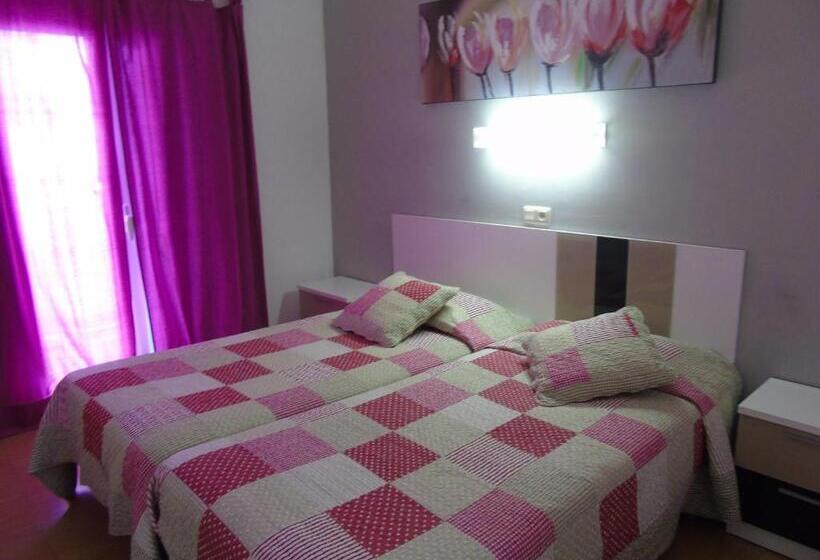 标准间带阳台, Pensió I Apartament Torrent