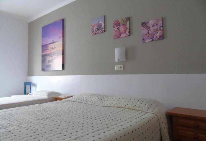 标准三人间, Pensió I Apartament Torrent