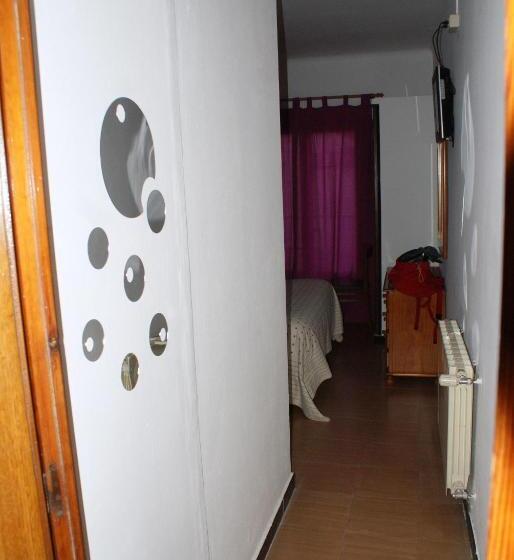 家庭间, Pensió I Apartament Torrent