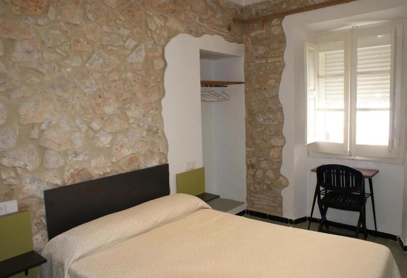 标准单人间, Pensió I Apartament Torrent