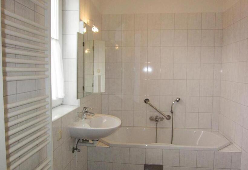 اتاق استاندارد یک نفره, Pension Elisabeth