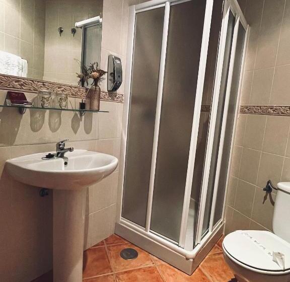 חדר סטנדרט לארבעה, Hostal Paulino
