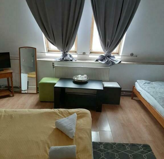 اتاق استاندارد سه نفره, Piccola Italia Casa Racovita