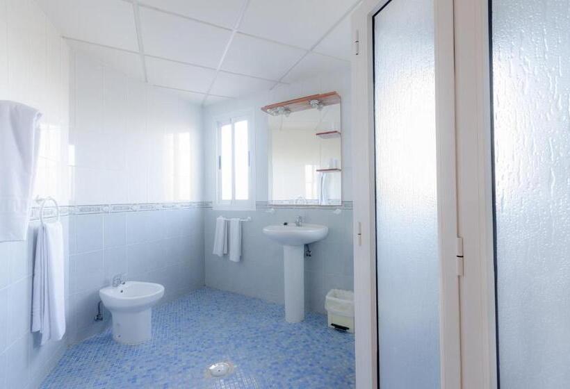חדר סטנדרט לארבעה, Hostal Apolo Trece