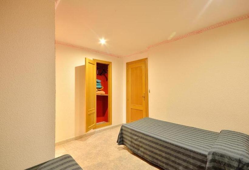 Четырехместный Номер Стандарт, Hostal Apolo Trece