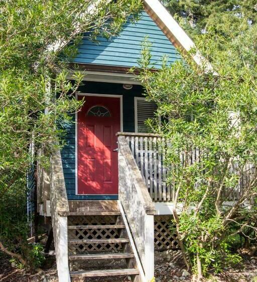 スタンダードスタジオ, Reef Point Cottages