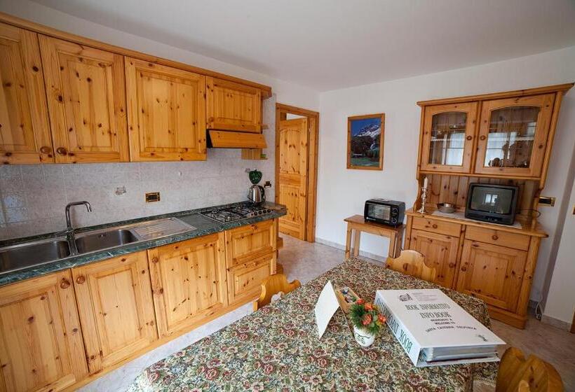 آپارتمان 1 خوابه با بالکن, Chalet Bucaneve