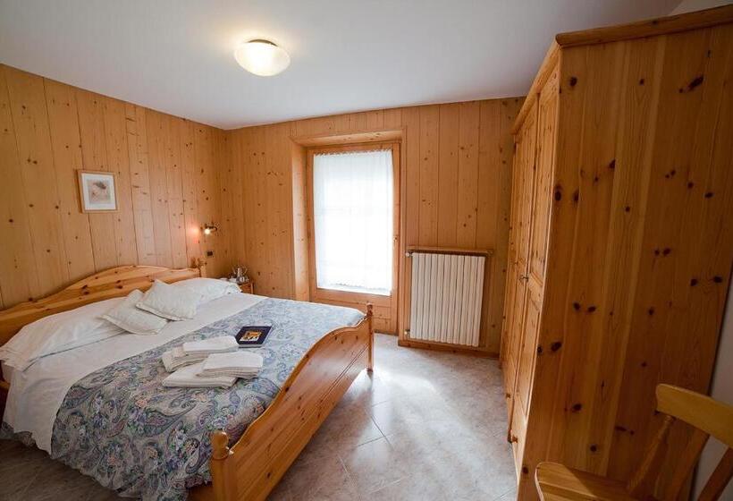آپارتمان 1 خوابه با بالکن, Chalet Bucaneve