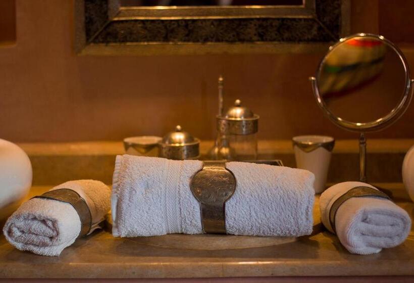 Люкс, Riad Al Riadinou